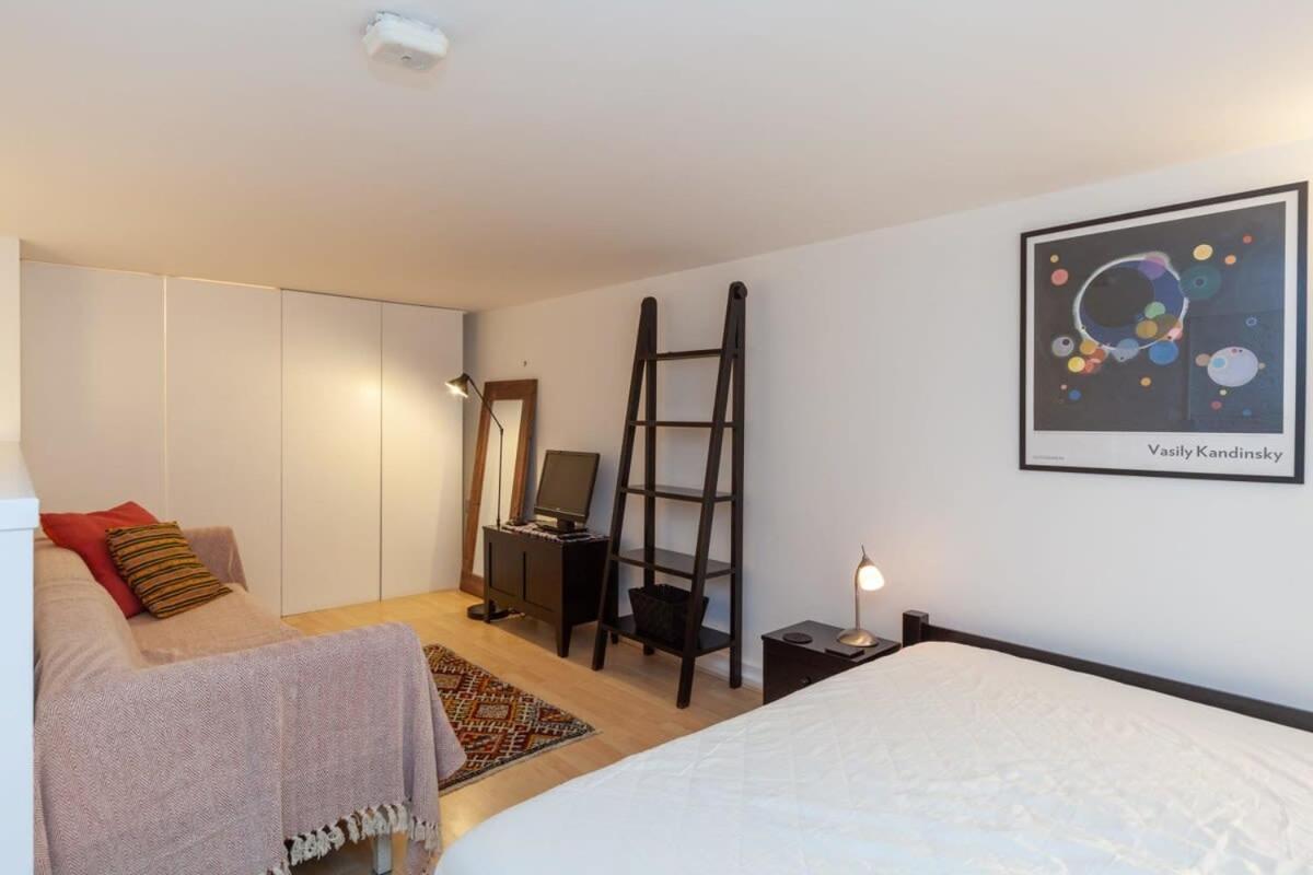 Charming 1 Bedroom Apartment In Old School House London Exterior foto