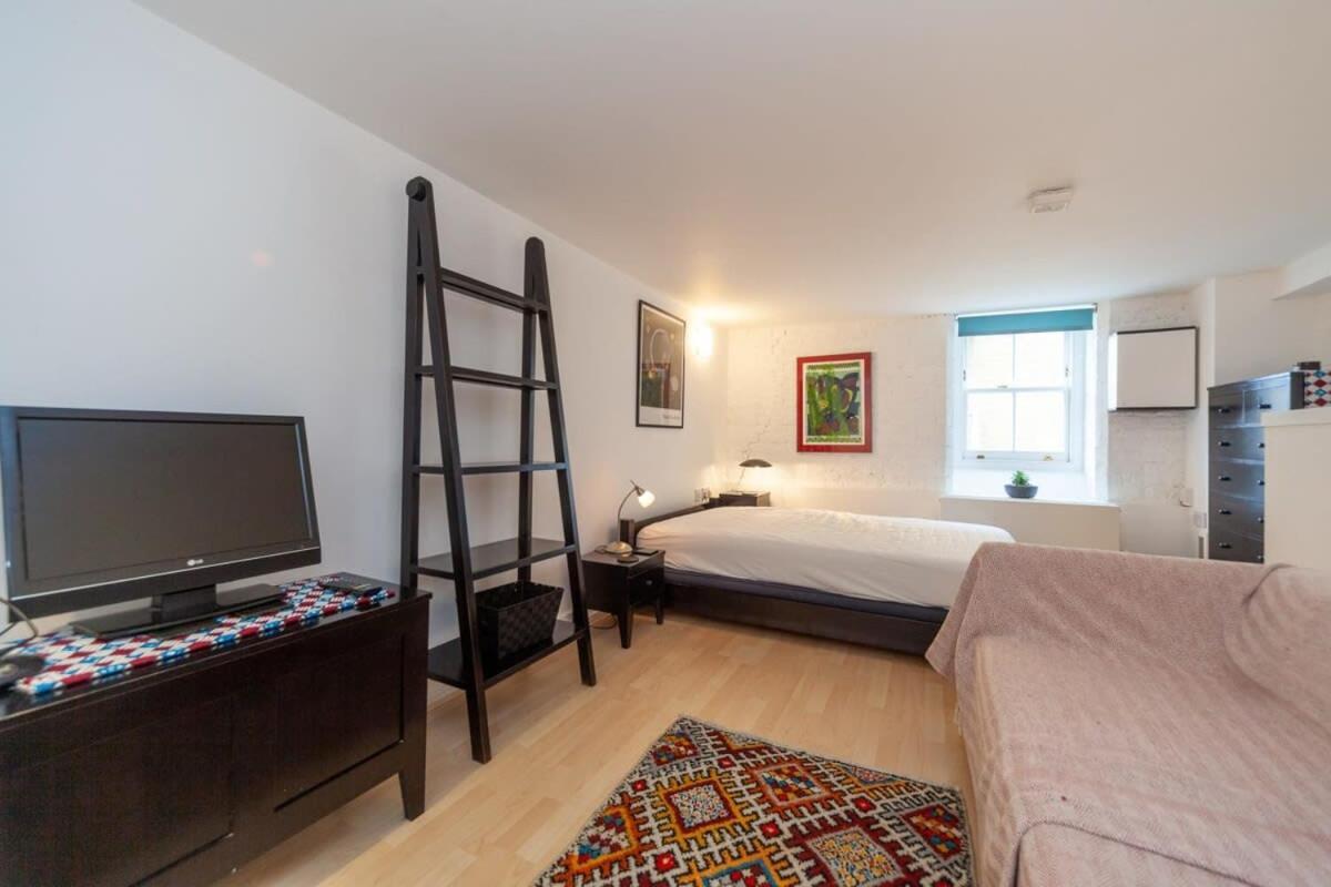 Charming 1 Bedroom Apartment In Old School House London Exterior foto