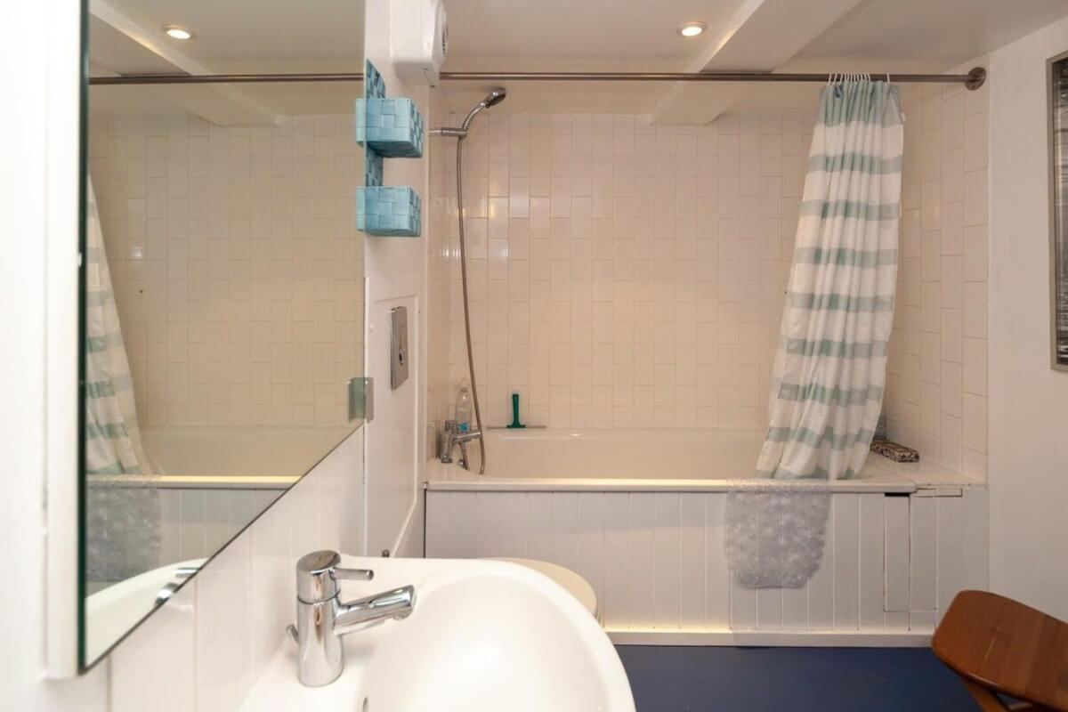 Charming 1 Bedroom Apartment In Old School House London Exterior foto