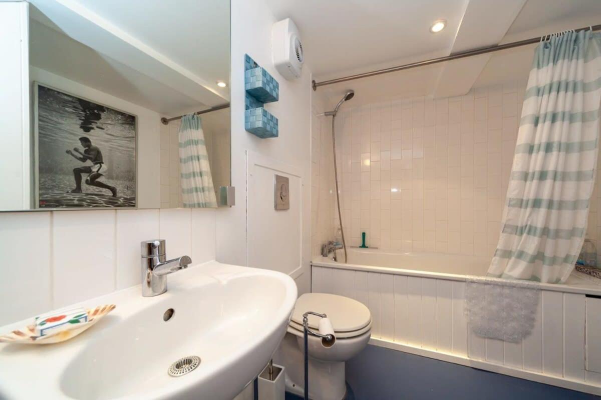 Charming 1 Bedroom Apartment In Old School House London Exterior foto