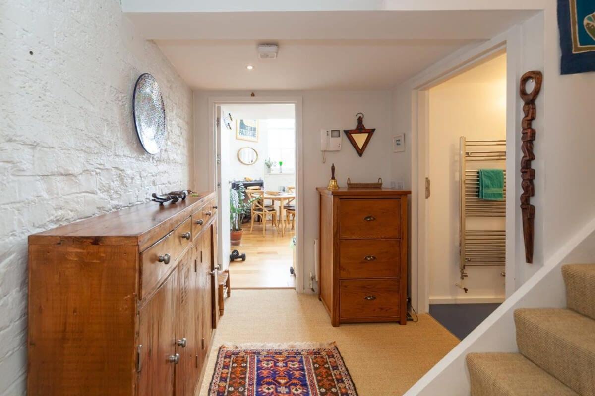 Charming 1 Bedroom Apartment In Old School House London Exterior foto