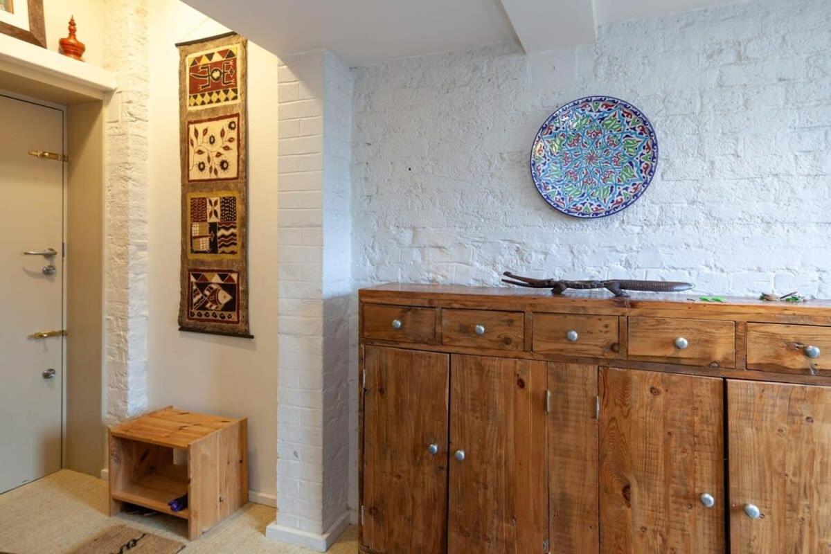 Charming 1 Bedroom Apartment In Old School House London Exterior foto