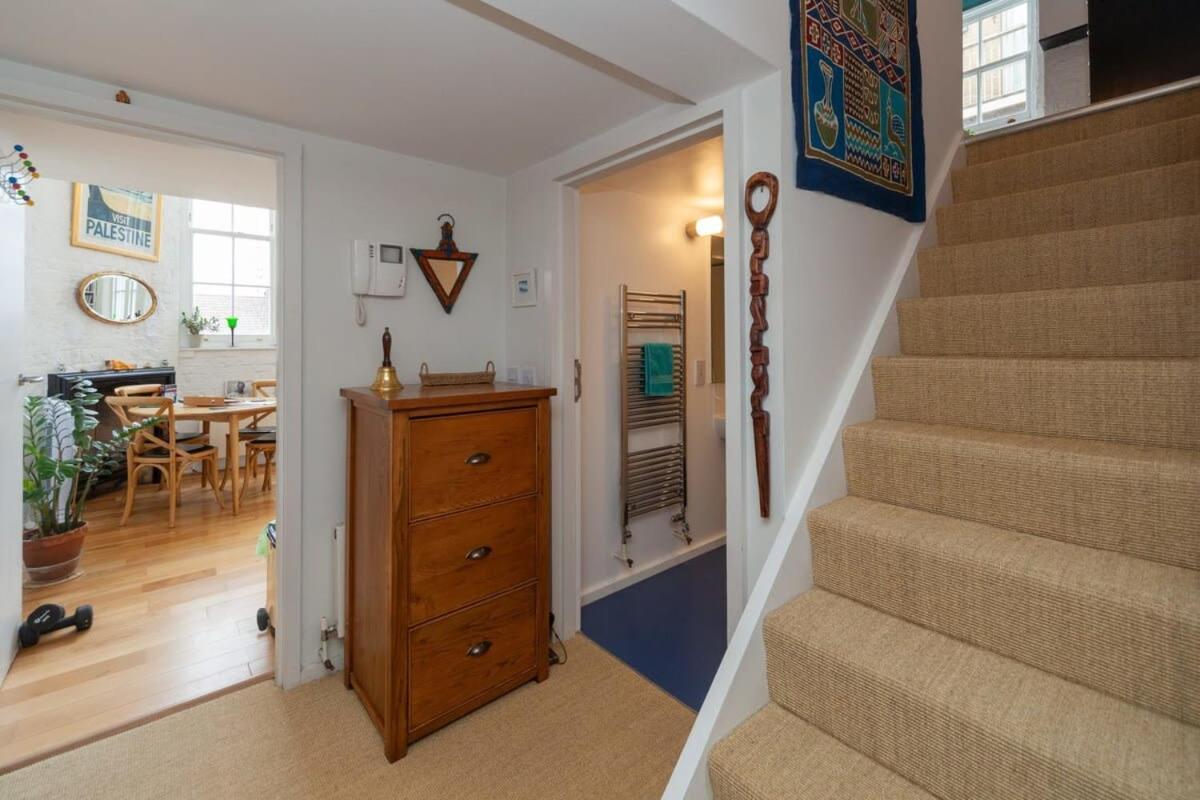 Charming 1 Bedroom Apartment In Old School House London Exterior foto